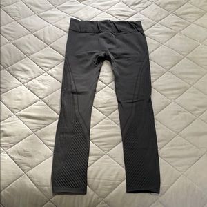 Fabletics Mesh Design Leggings. Size large